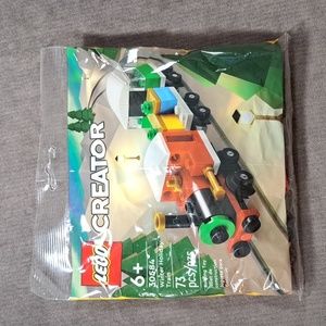LEGO Creator Winter Holiday Train 30584 Polybag (73 Pieces) NEW Age 6+